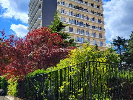 appartement de 84 07 m² à paris-15e-arrondissement