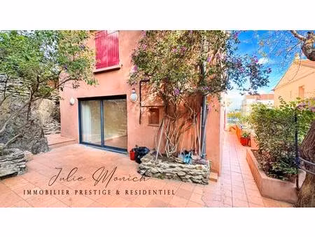 maison 3 faces avec terrasses et jardin