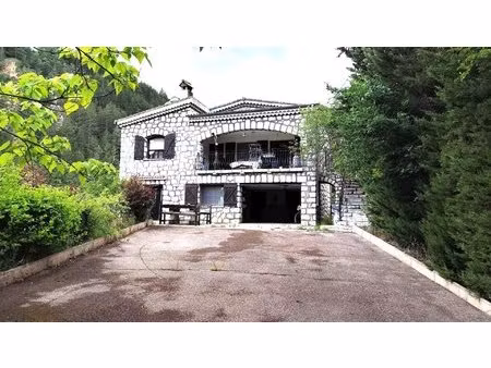 maison 115 m² - piscine - terrain 1968 m²