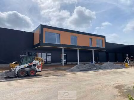 entrepôt nouvellement construit de 2.267 m² à vendre à he...