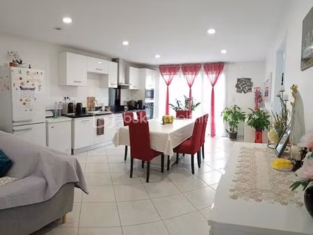 maison contemporaine de 2015 avec t5 duplex et t3 en rez-de-jardin
