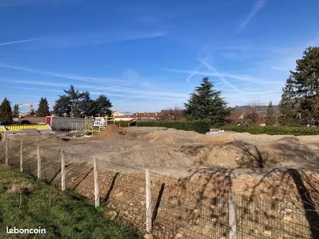 terrain 2300 m² roche-la-molière