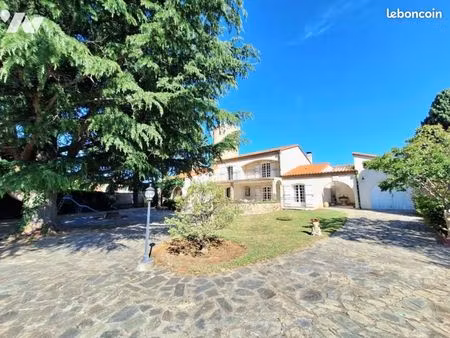 maison 6 pièces 239 m²