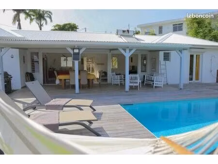 villa 3 chambres + piscine