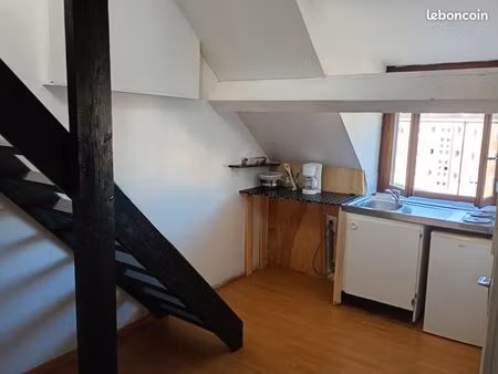 studio meublé avec mezzanine