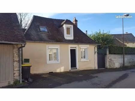 maison de ville proche école collège et commerces