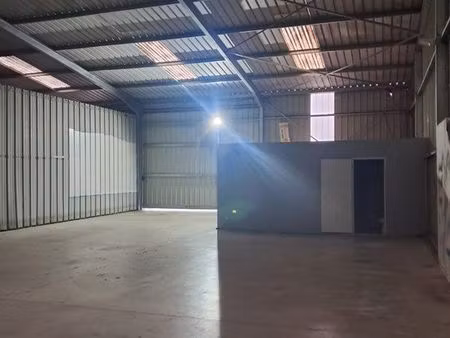 local commercial stockage bâtiments hangar