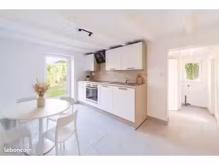 f2 atypique en duplex de 42 m²