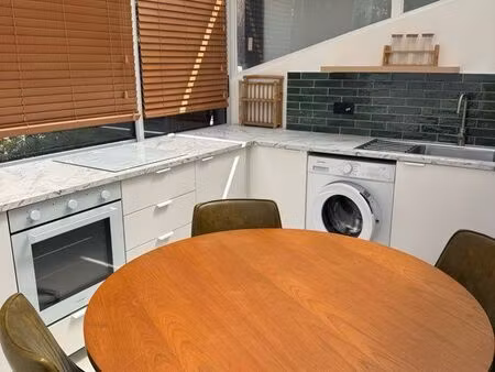 appartement refait à neuf  meublé avec goût  extérieur aménagé vue sur les îles