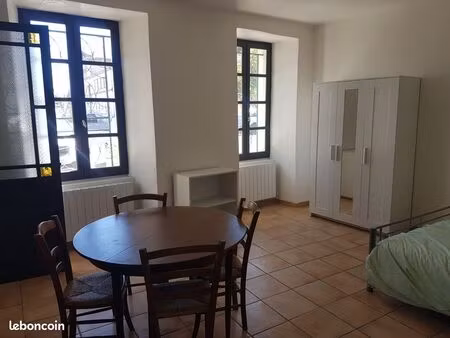 studio 1 pièce 32 m²