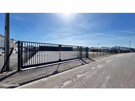 terrain parking 2400m2 le mans