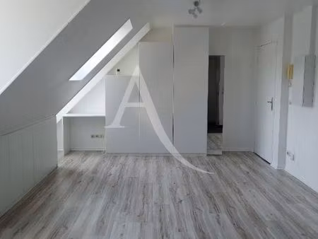 studio 1 pièce 28 m²
