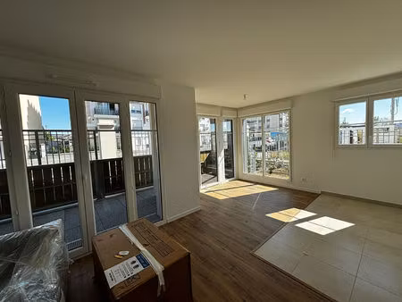 a visiter - 2p - terrasse et jardinet - métro 16 et 17  rer b  t11 - le blanc-mesnil