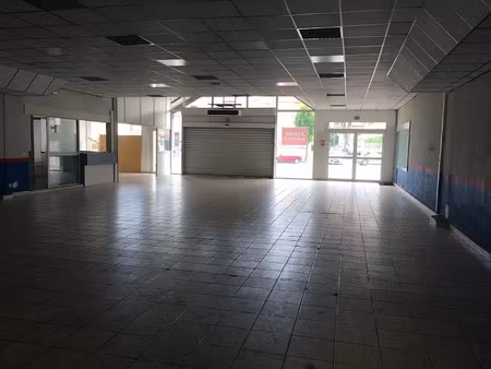 vente locaux professionnels à mont-de-marsan (40000)  598 500 €