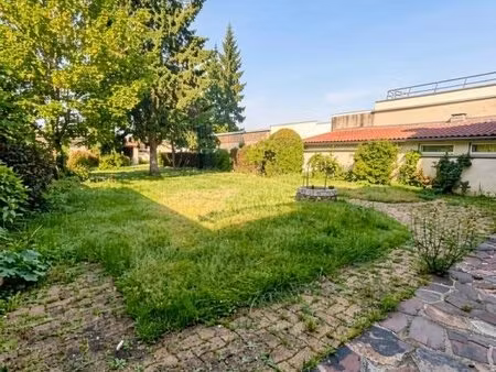 grande maison familiale de 207 m² avec jardin – les brouzils