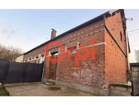 location maison  m² t-3 à estrées-mons  680 €