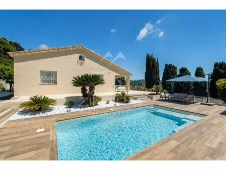 villa de plain-pied rénovée avec vue village