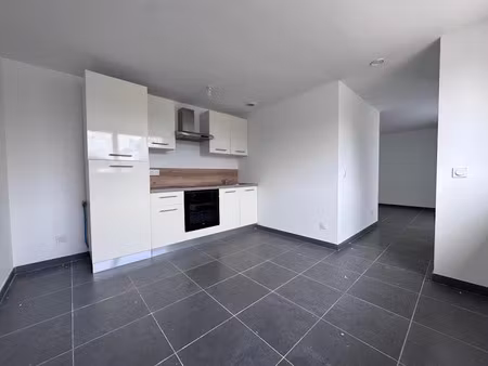 location appartement 1 pièce 27 m² à pérenchies (59840)  537 €