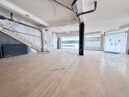local commercial - forte visibilité