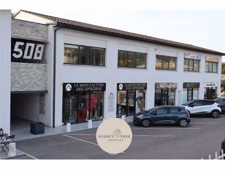 local commercial de 38 m2 avec visibilité
