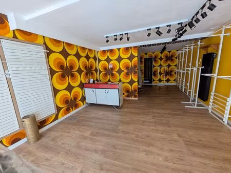 vannes intra muros - local commercial de 40 m² environ