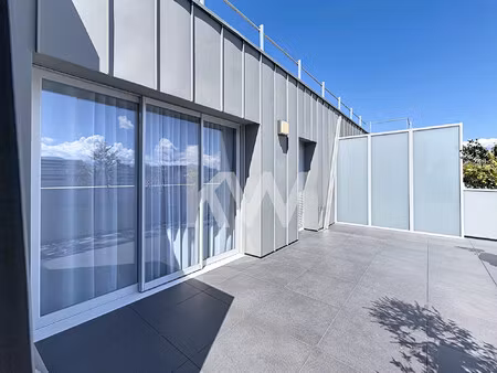 appartement lumineux en dernier étage