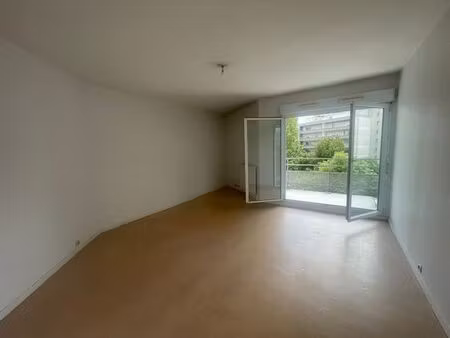 appartement t3 - spacieux avec balcon - bordeaux