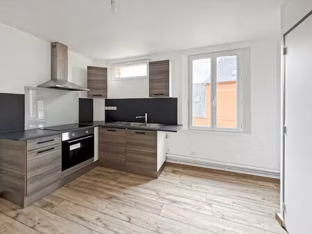 location appartement 4 pièces  75.89m²  charleval