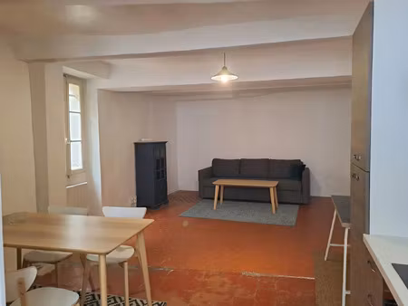 location appartement 3 pièces 49 m² à la cadière-d’azur (83740)
