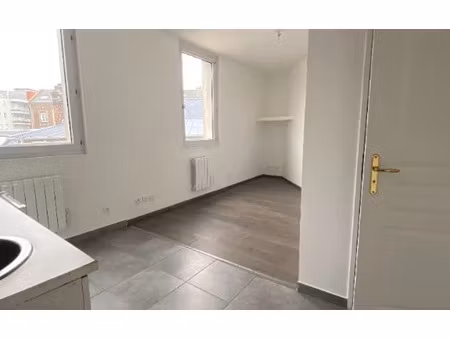 location appartement  30.5 m² t-1 à le havre  375 €
