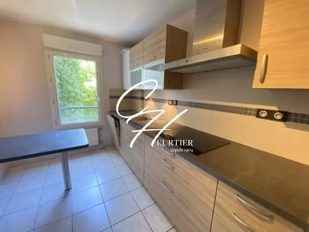 location appartement 4 pièces 87 m² à meylan (38240)