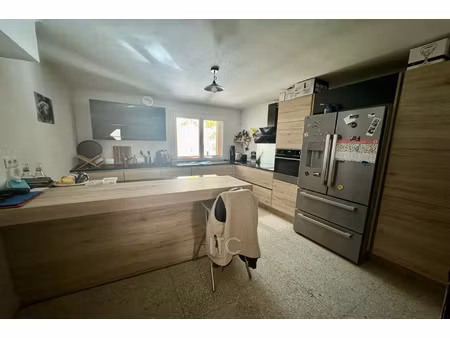 location appartement 3 pièces 62 m² à trets (13530)