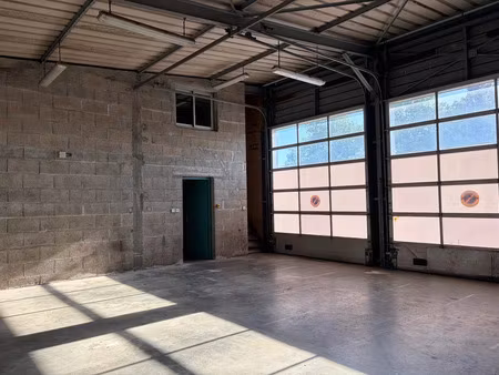 location locaux professionnels 2 pièces 90 m² à luçon (85400)  650 €