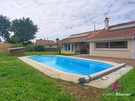 maison 8 pièces 212 m²