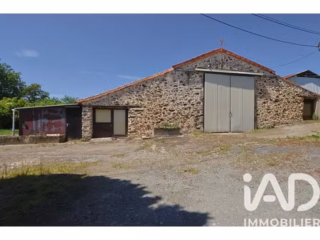 ferme à bretignolles (79140)