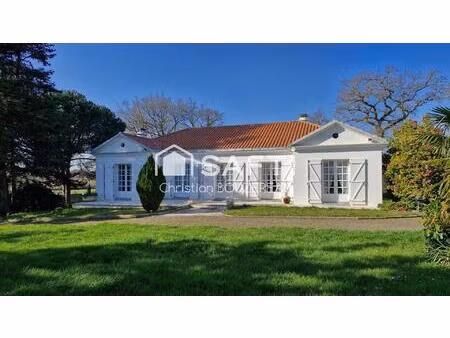 grande maison familiale avec 5 chambres – 152 m² habitables – 2 garages – terrain 2900 m²
