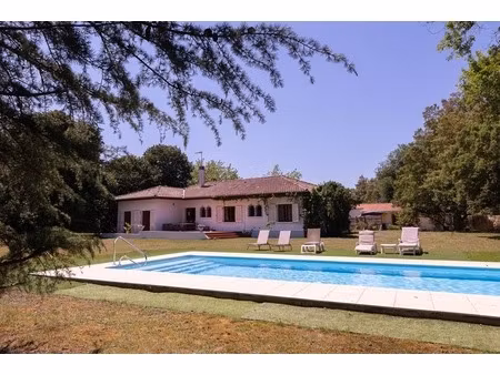 labenne (40) - à vendre – propriété de plain-pied avec piscine  dépendances et parc arboré