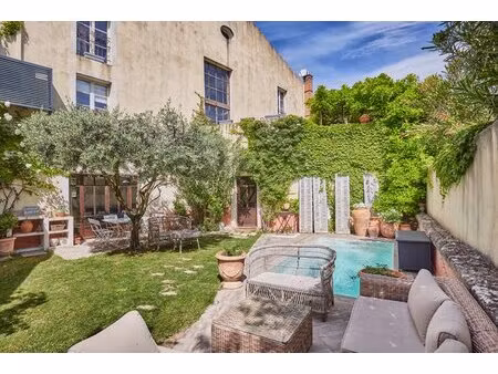 lambesc - maison bourgeoise en coeur de ville - jardin - piscine