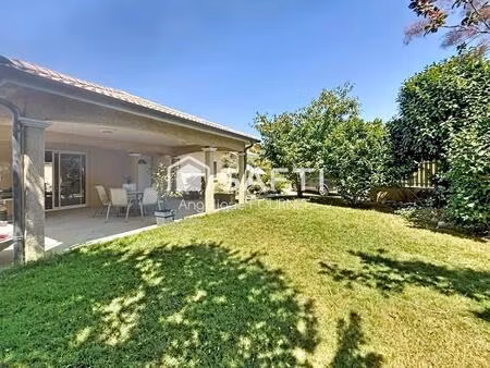 villa individuelle de plain-pied - 130 m² habitable - 3 chambres - terrain de 800 m²