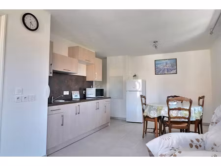 location meublée appartement 2 pièces 39.9 m² à manosque (04100)  767 €