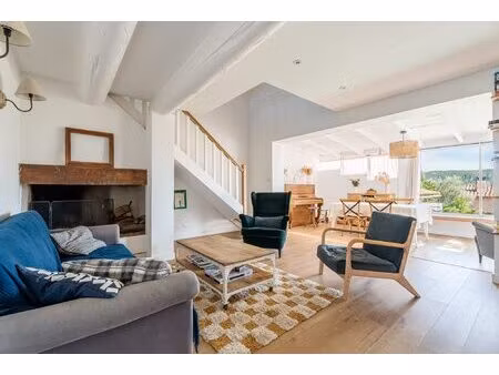 belle maison familiale dans résidence fermée à cassis