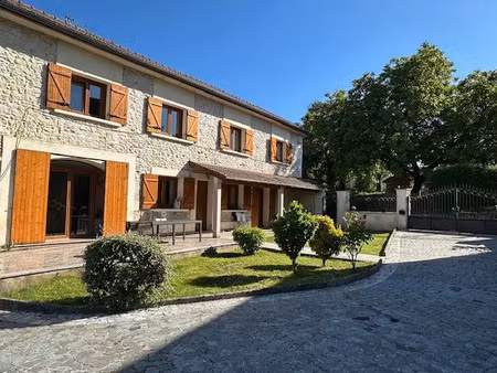 maison de campagne 255 m²