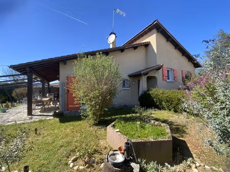 maison de 162m2 entièrement rénovée 6 chambres terrain 1