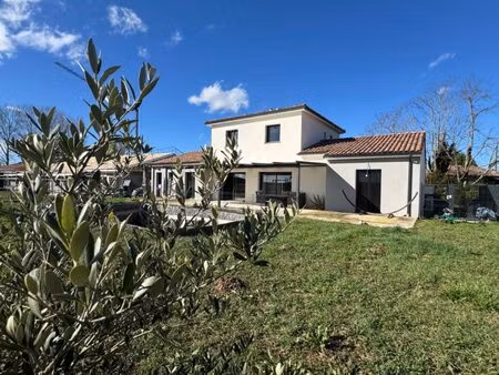 villa recente coufouleux