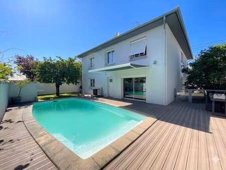 villa t6 entièrement rénovée avec piscine – secteur prisé de l’union