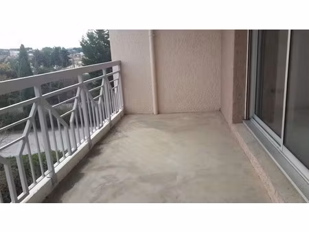 location appartement 1 pièce 53 m² à marignane (13700)  803 €