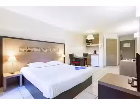 location meublée appartement 1 pièce 25 m² à rousset (13790)  1 020 €