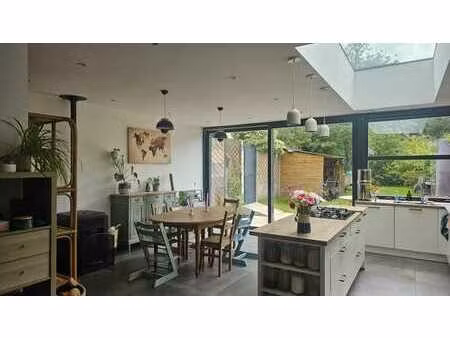 maison 3 façades rénovée 5 ch jardin sud auderghem