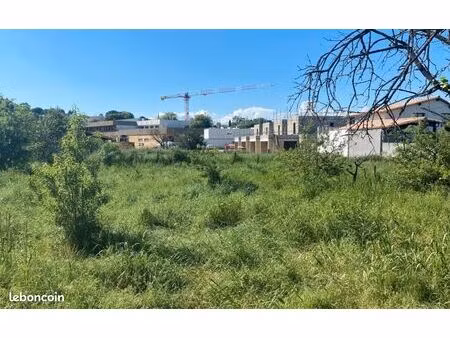 terrain 334 m² maraussan