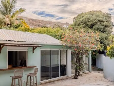 villa t5 + studio st gilles centre